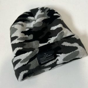 Igloo acrylic black/grey Camo Beanie